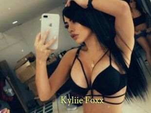 Kyliie_Foxx