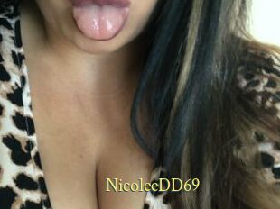NicoleeDD69 Anus Dilatés